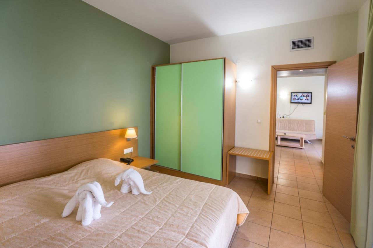 Athina Beach Hotel Като-Дарацо Номер фото